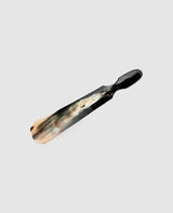 Horn shoe horn with handle