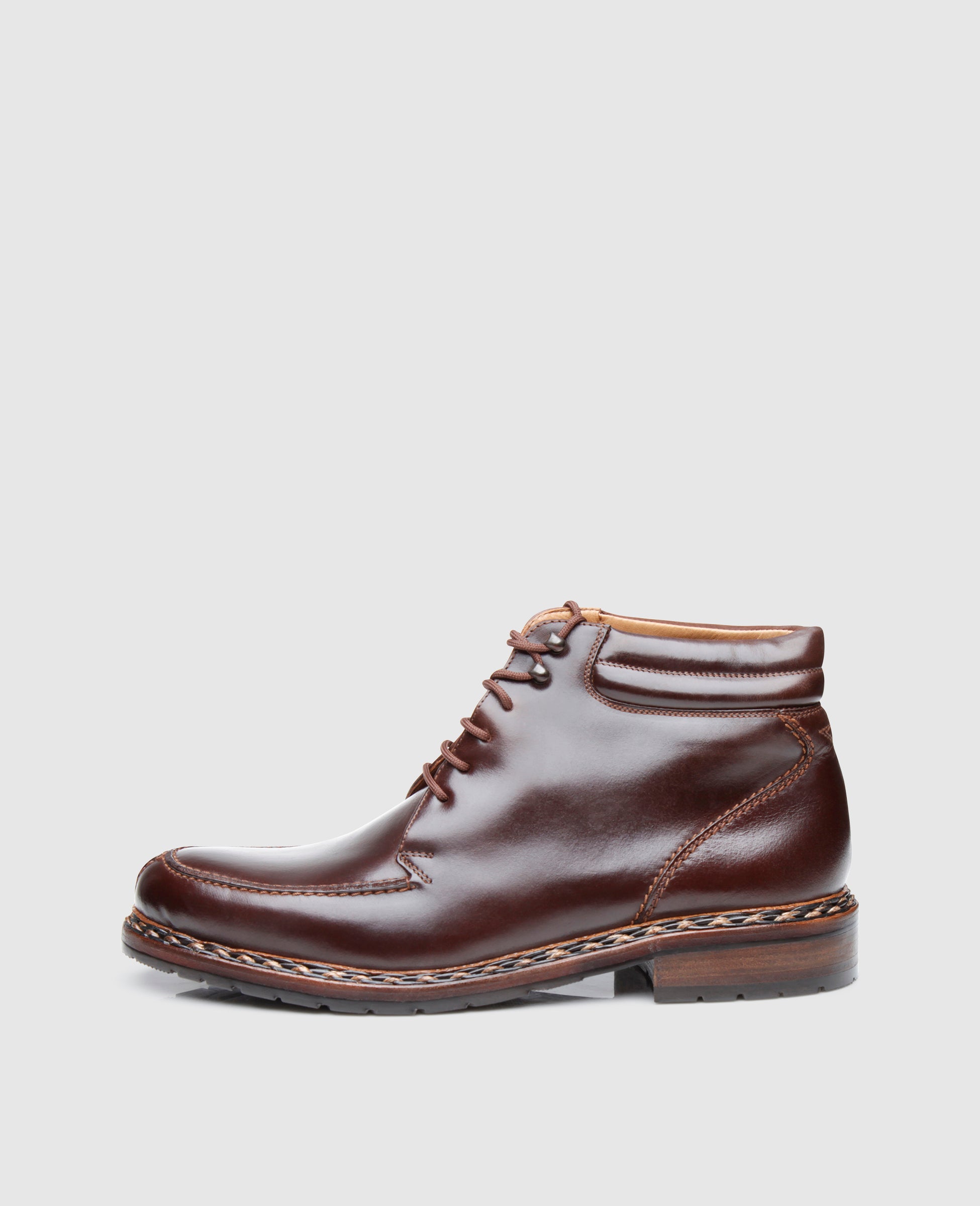 Sporty men's boot with Budapest braid frame | Shoepassion