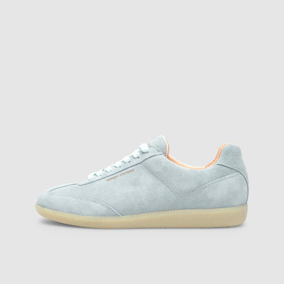 Sustainable sneakers for women