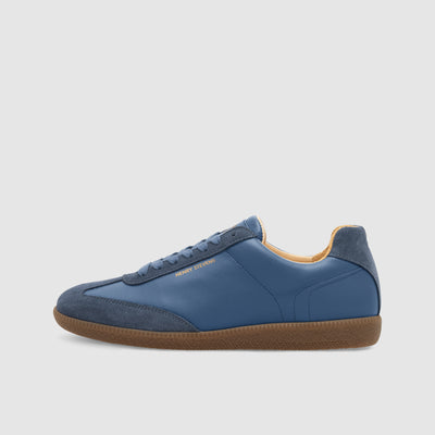Sustainable sneakers for women