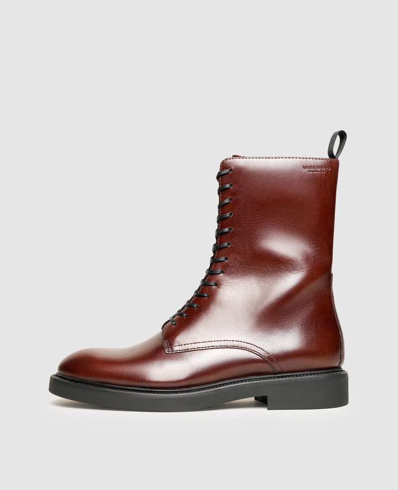 Trendy, sturdy smooth leather lace-up boot for women Vagabond