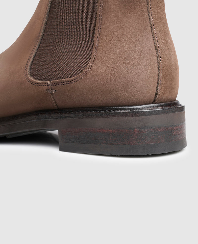No. 679 MC - Dark Brown